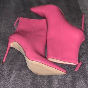 Women's Steve Madden Hot Pink Pointed Toe Stiletto Ankle Boots..Never worn..